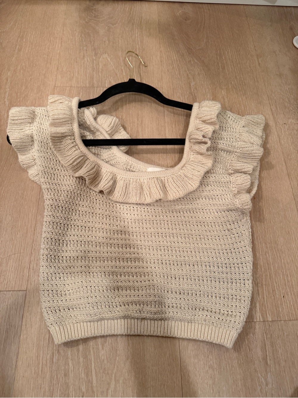 H and M Cream Knit Ruffle Sleeve Top